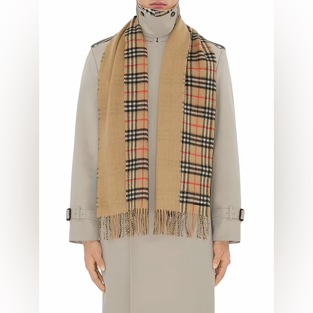 Burberry Reversible Vintage Check cashmere scarf